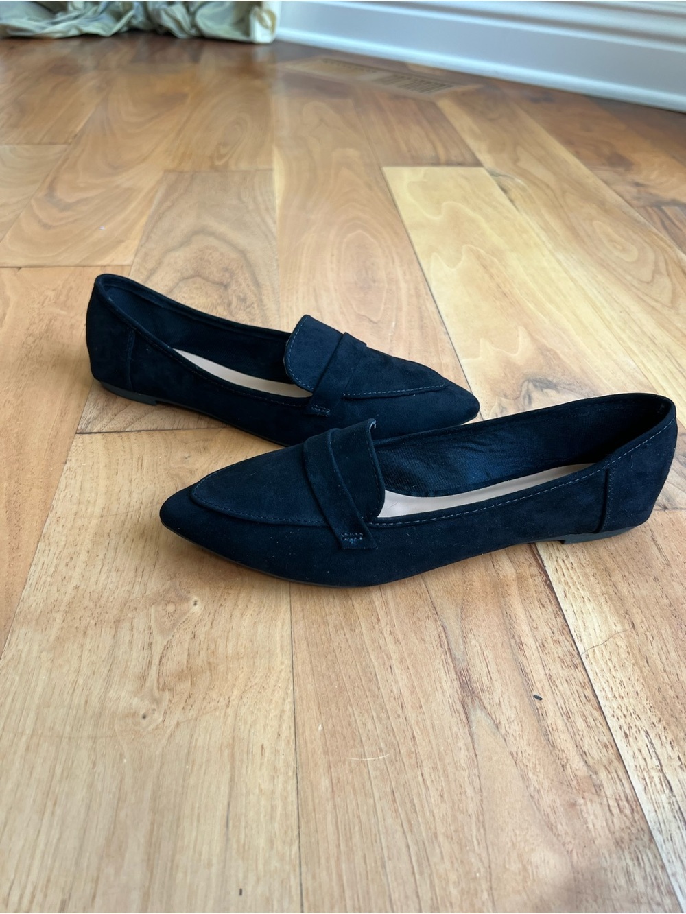 NWT Women’s Size 7 Bamboo Faux Suede Black Flats Pointed Toe